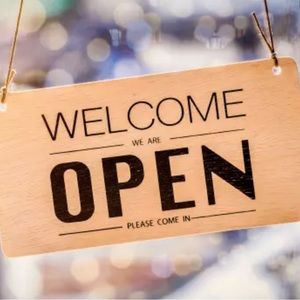 Welcome To Poshlovely52. Please Come In